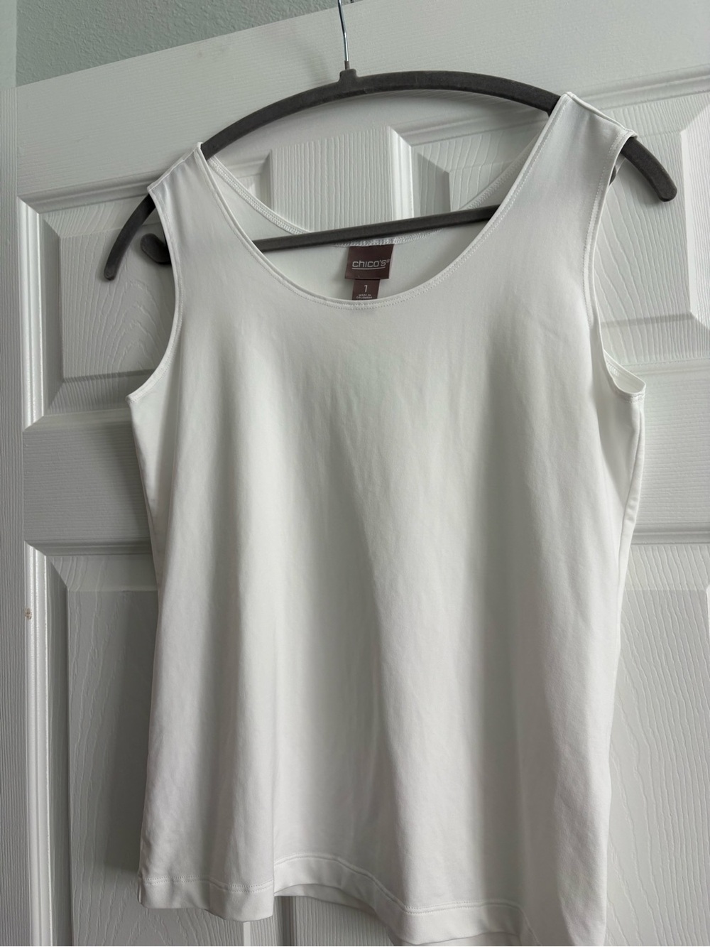 Chico's Microfiber Scoop Neck Tank Top White Size 1 (Medium /
US 8-10)